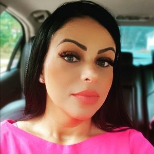 Meet your Posher, Alexandra